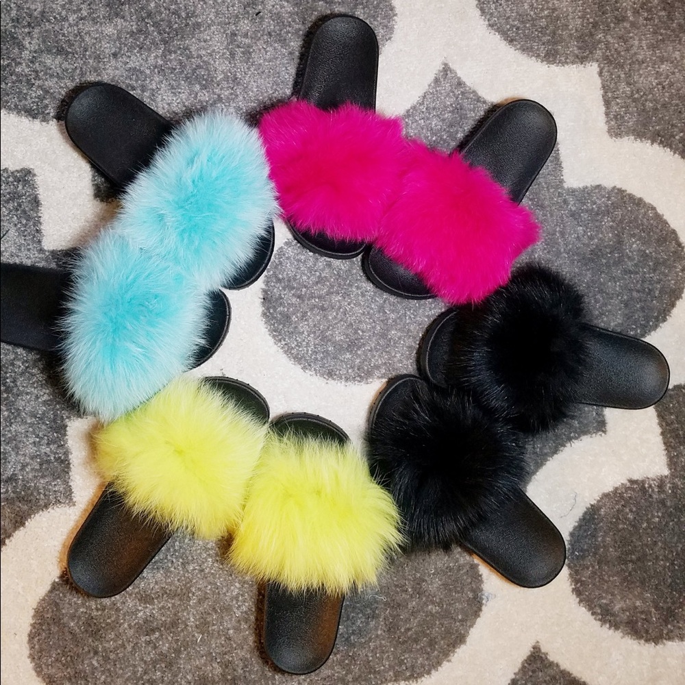 Faux fur slides